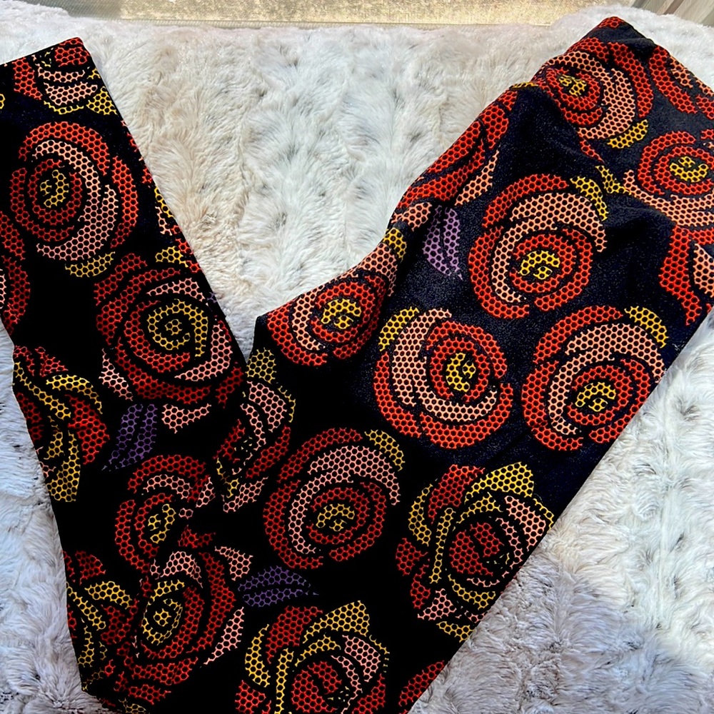 LuLaRoe Black Floral Leggings